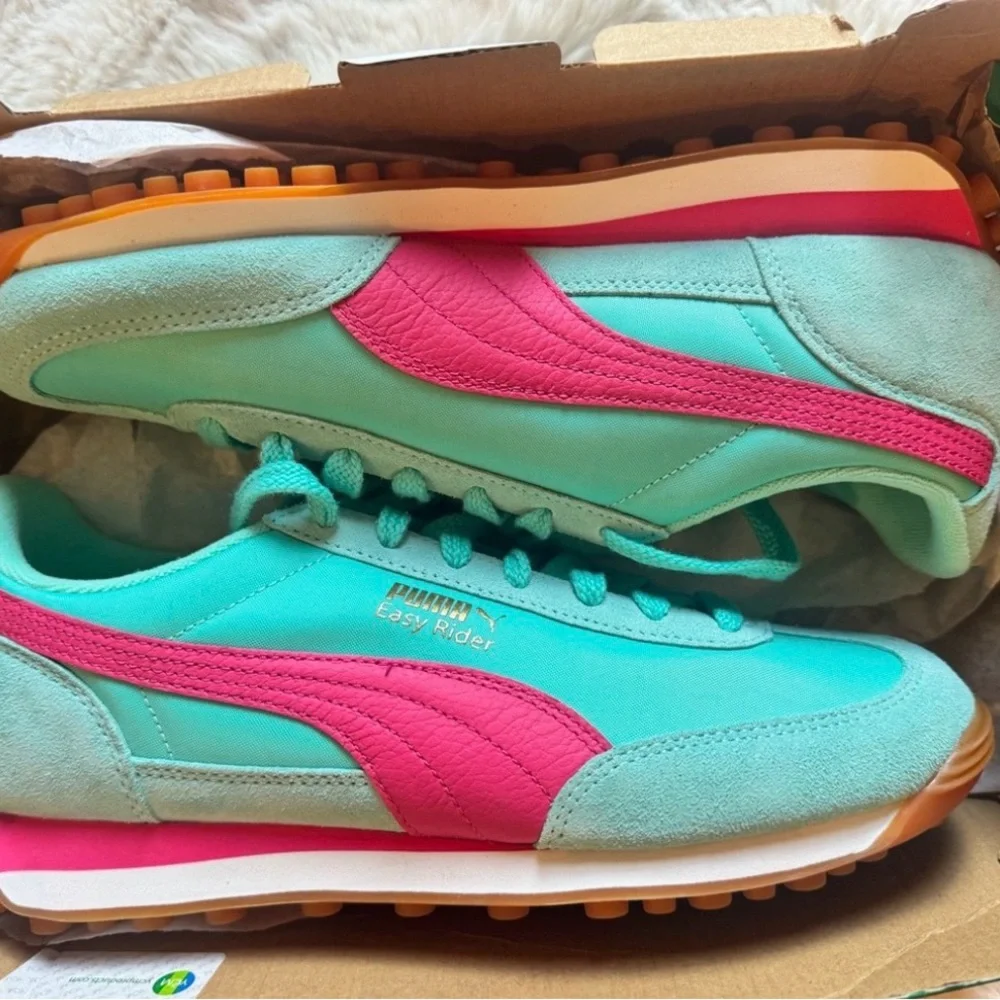 NWT Puma Women's Easy Rider Vintage Sneaker in Teal with Pink size 9 - Picture 3 of 7